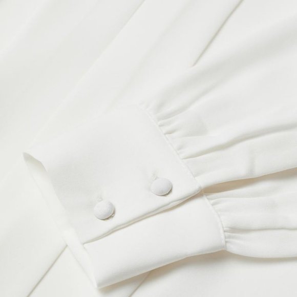 H&M pleat front blouse - Picture 2 of 6